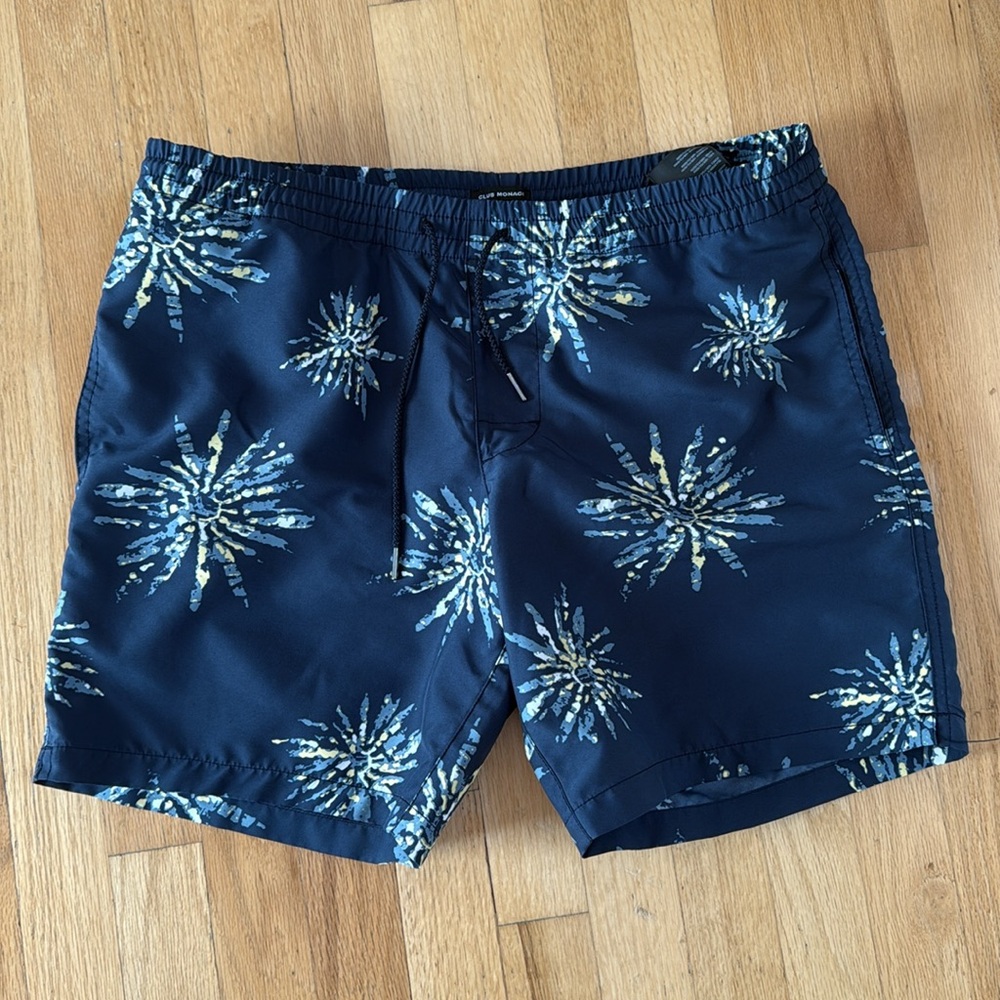 Club Monaco men’s swim shorts